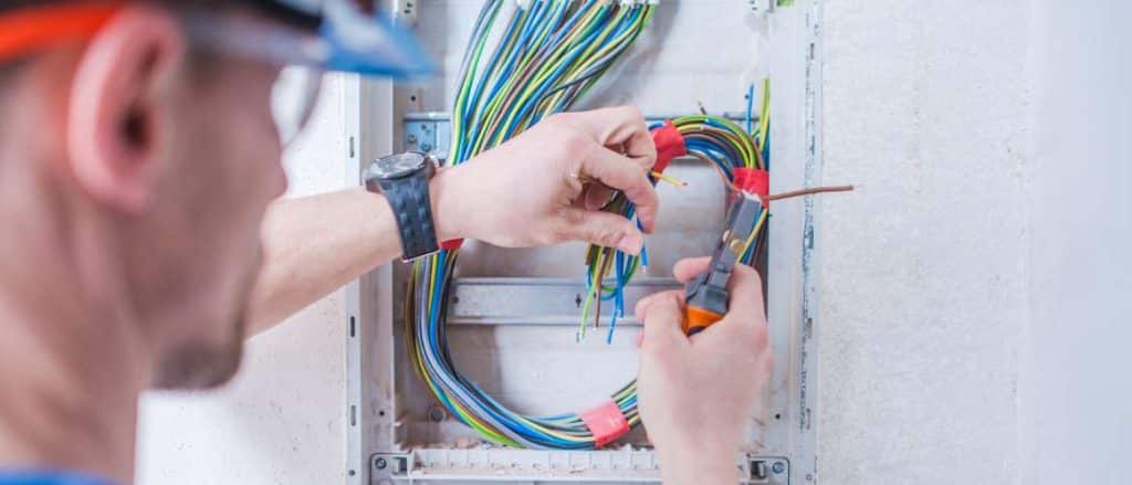 top-system.co.il - התקנת תשתיות חשמל